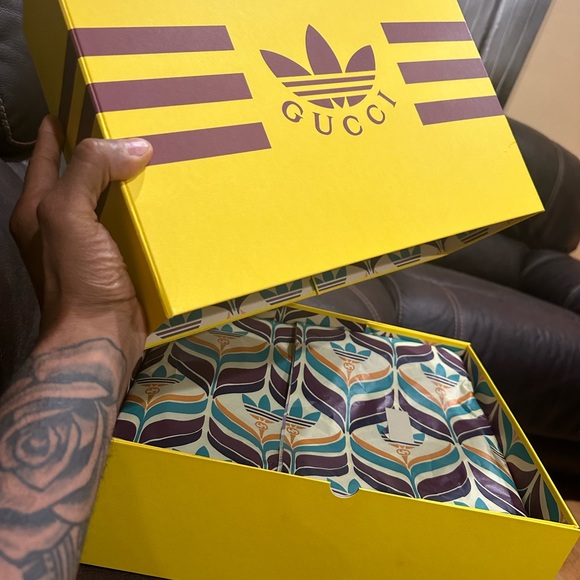 Adidas X Gucci 100% Authentic Empty  Gift Box w/ Handle & Tissue 14" x 11" x 5" - Picture 5 of 5